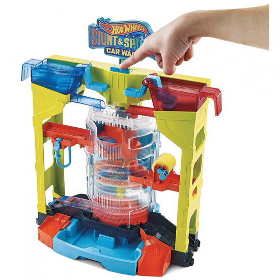 Hot Wheels Stunt & Splash Car Wash Play Set With 3 Free Cars Hot Wheels Stunt & Splash Car Wash Play Set With 3 Free Cars